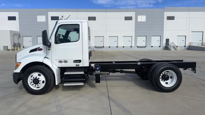 2025 Peterbilt 536 — photo 9