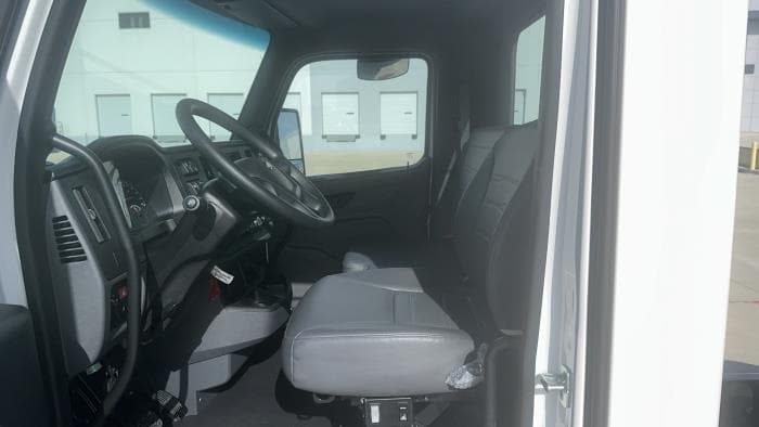 2025 Peterbilt 536 — photo 16