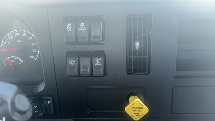 2025 Peterbilt 536 — photo 18