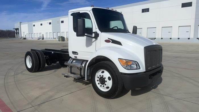 2025 Peterbilt 536 — photo 4