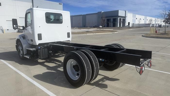 2025 Peterbilt 536 — photo 8