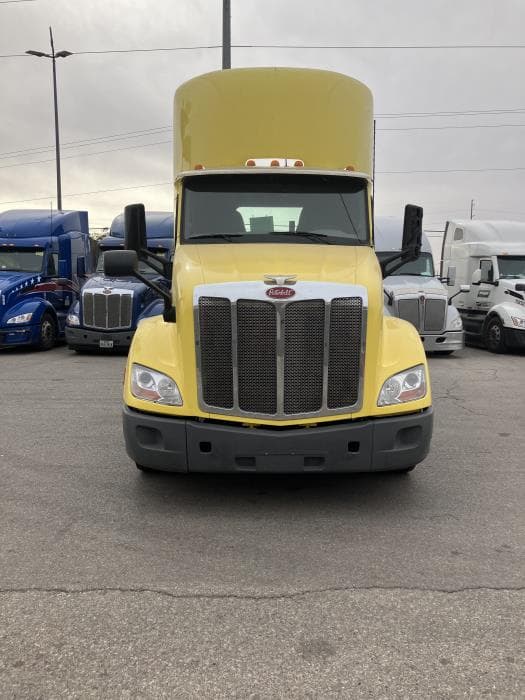 2021 Peterbilt 579 — photo 4