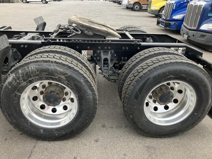 2021 Peterbilt 579 — photo 11