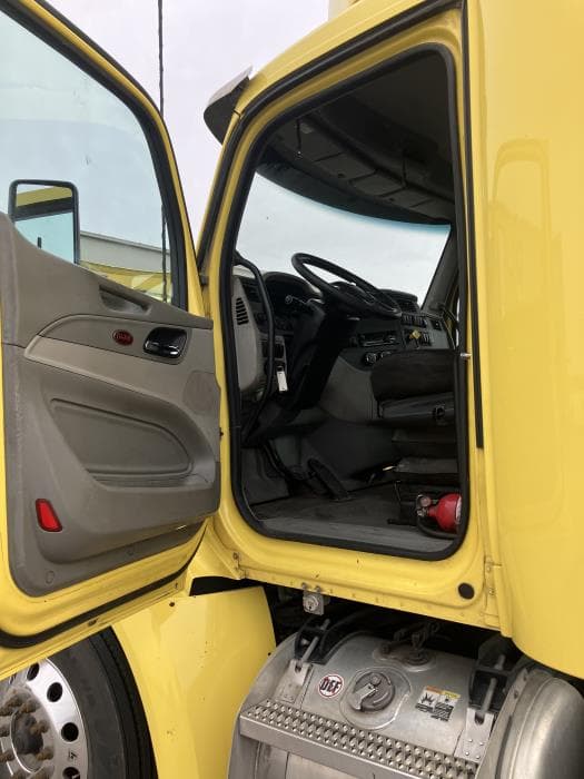 2021 Peterbilt 579 — photo 17