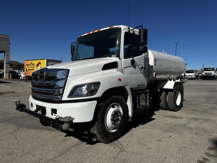 2025 Hino L6 — photo 3