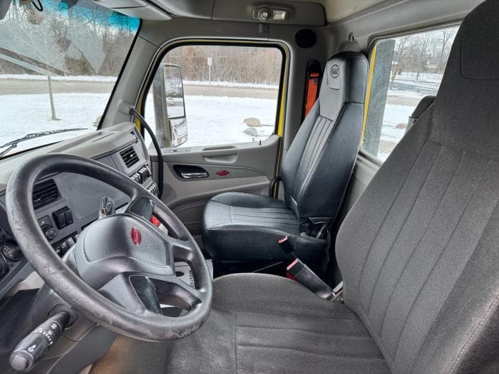 2021 Peterbilt 579 — photo 20