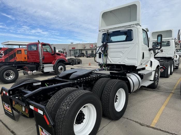 2026 International LT — photo 6