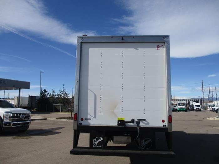 2025 Isuzu NRR — photo 8