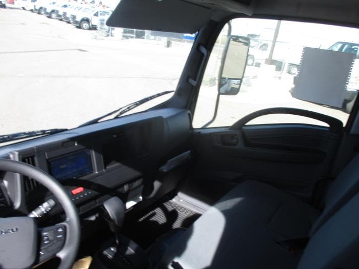 2025 Isuzu NRR — photo 15
