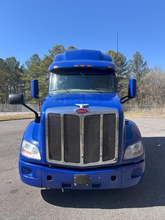 2022 Peterbilt 579 — photo 12