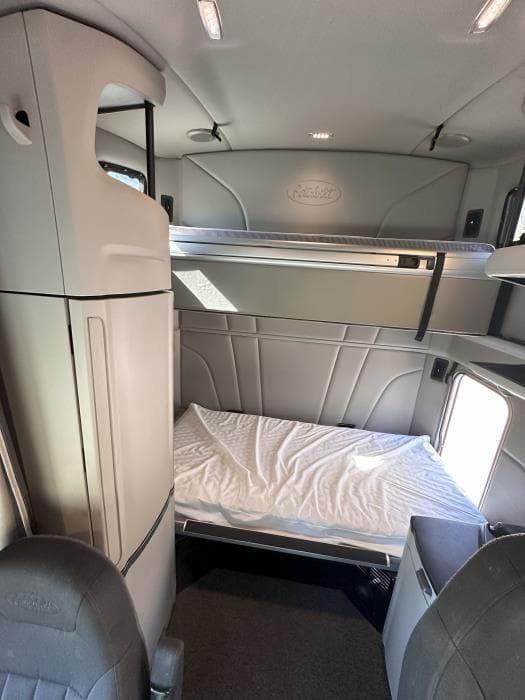 2022 Peterbilt 579 — photo 20
