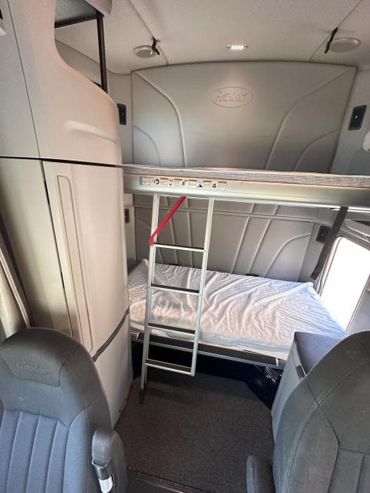 2022 Peterbilt 579 — photo 21