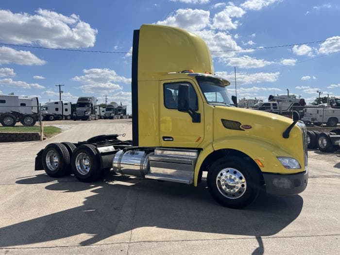 2021 Peterbilt 579 — photo 6