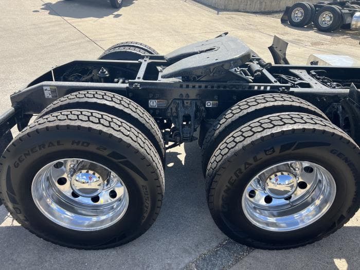 2021 Peterbilt 579 — photo 9