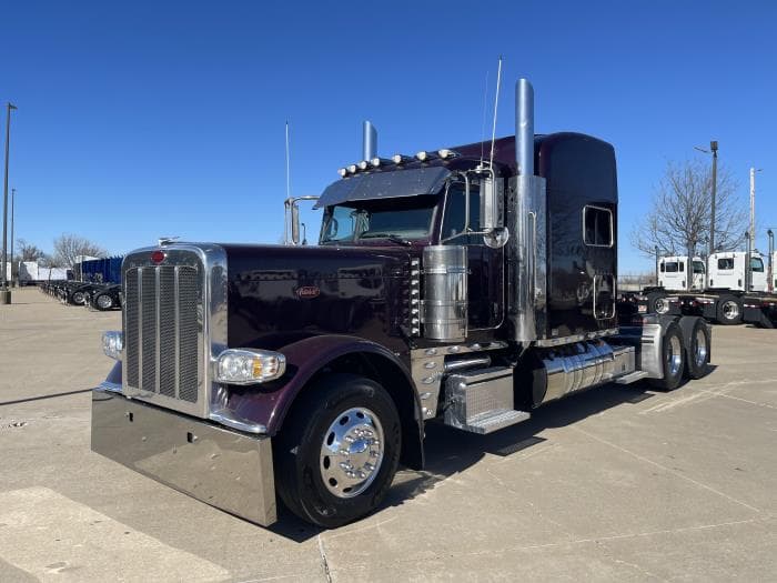 2024 Peterbilt 389 — photo 2