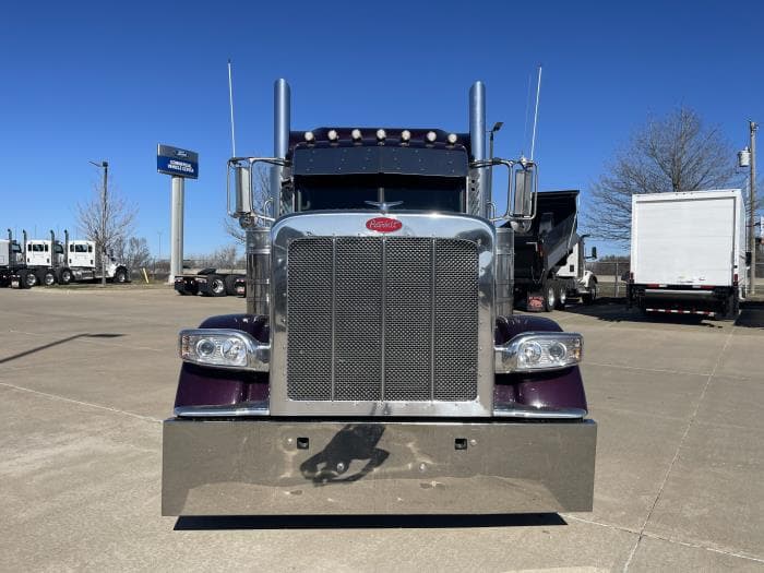 2024 Peterbilt 389 — photo 3