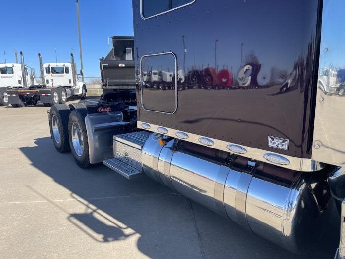 2024 Peterbilt 389 — photo 6