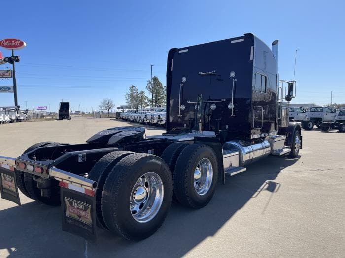 2024 Peterbilt 389 — photo 10