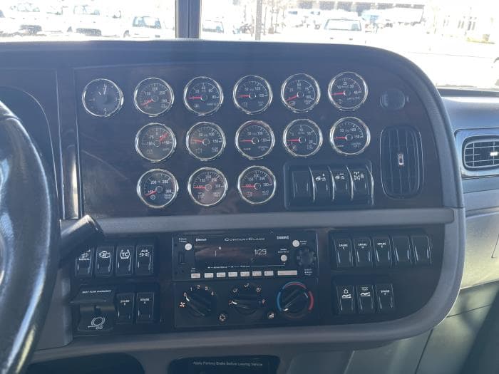 2024 Peterbilt 389 — photo 20