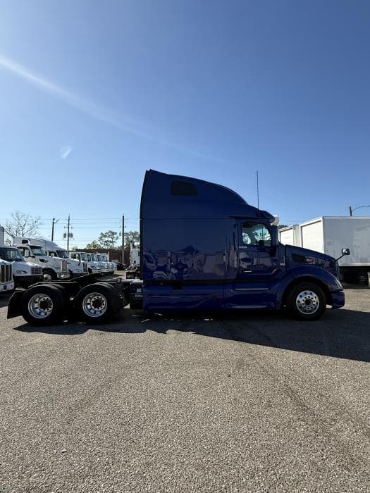 2022 Peterbilt 579 — photo 7