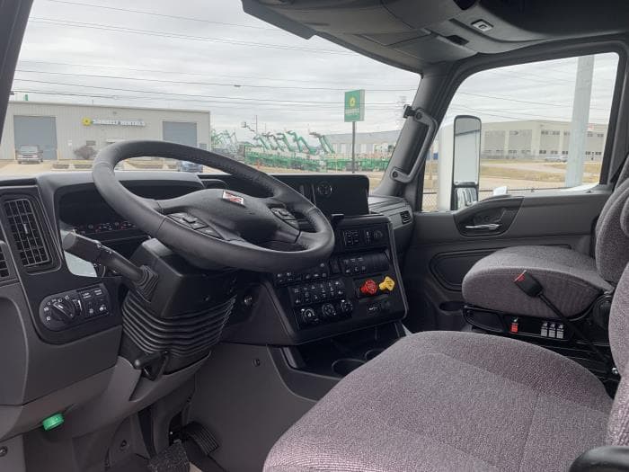 2026 International LT — photo 16