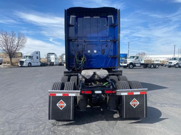 2026 International LT — photo 7