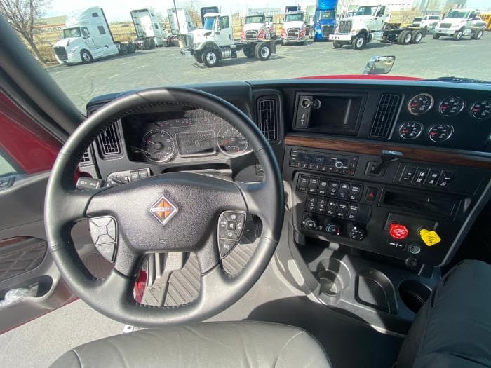 2026 International LT — photo 13