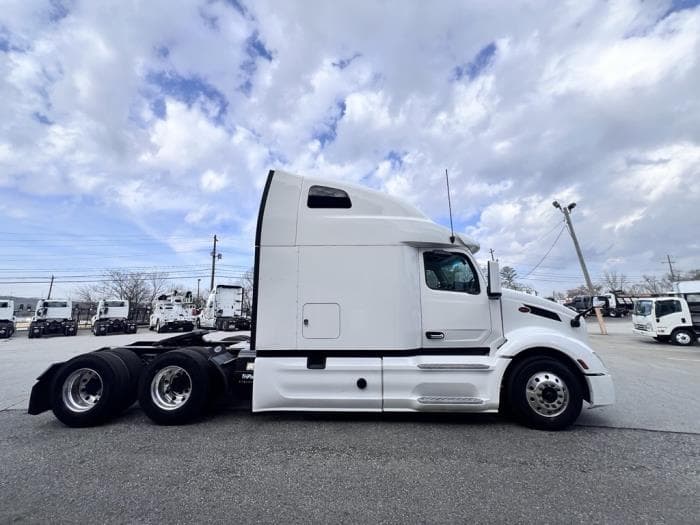 2022 Peterbilt 579 — photo 7