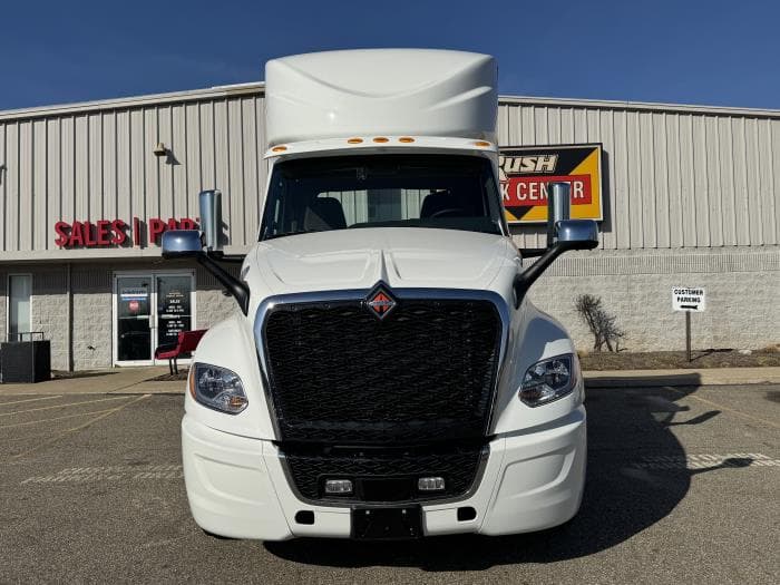 2026 International LT — photo 5