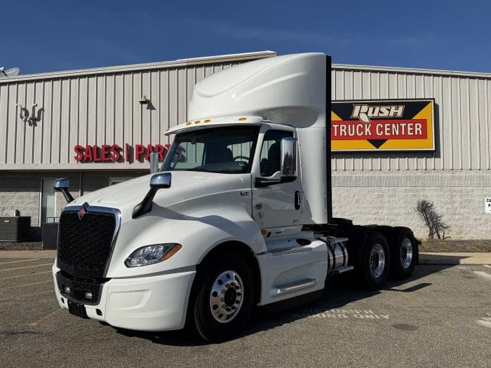 2026 International LT — photo 3