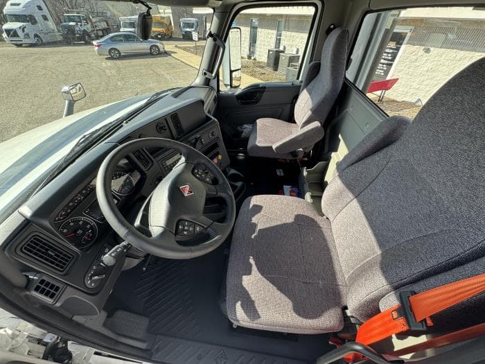 2026 International LT — photo 6