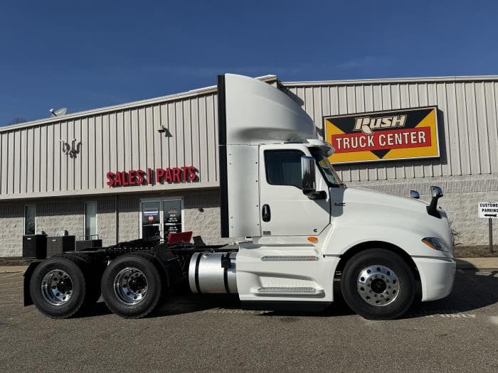 2026 International LT — photo 7