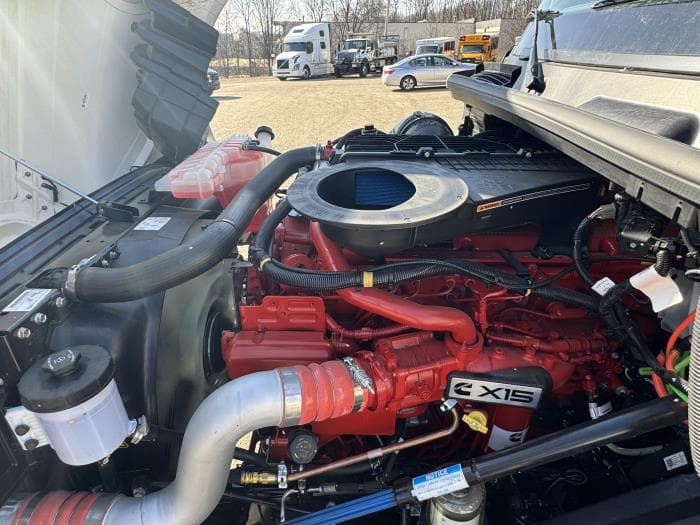 2026 International LT — photo 10