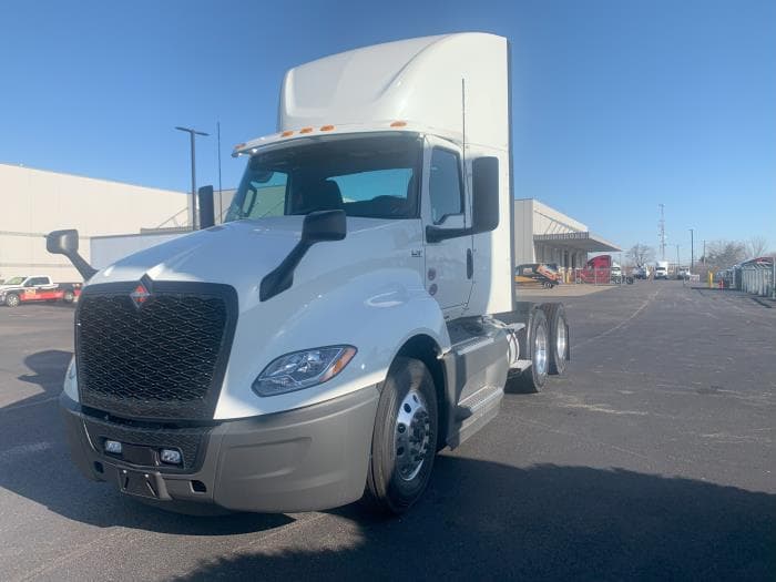 2026 International LT — photo 2