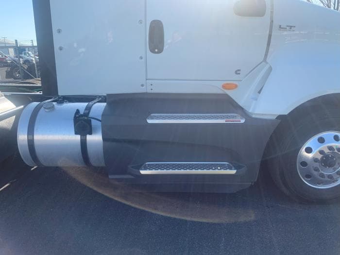 2026 International LT — photo 10