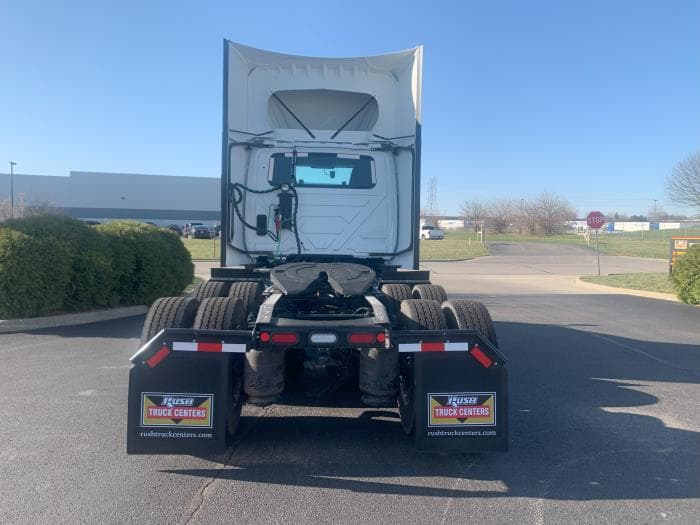 2026 International LT — photo 14