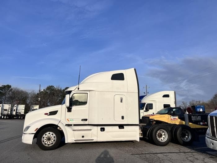 2022 Peterbilt 579 — photo 3