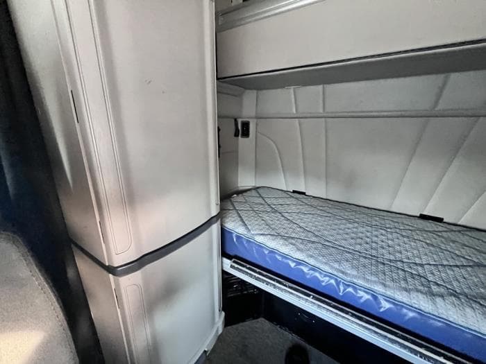 2022 Peterbilt 579 — photo 14