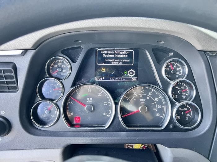 2022 Peterbilt 579 — photo 8
