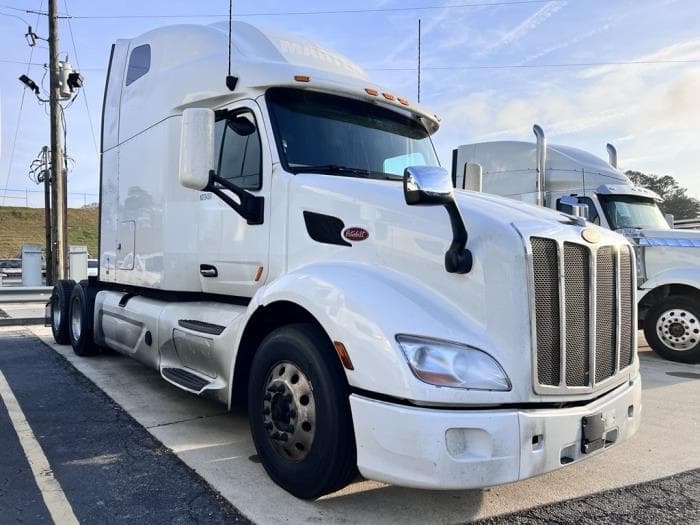 2022 Peterbilt 579 — photo 3