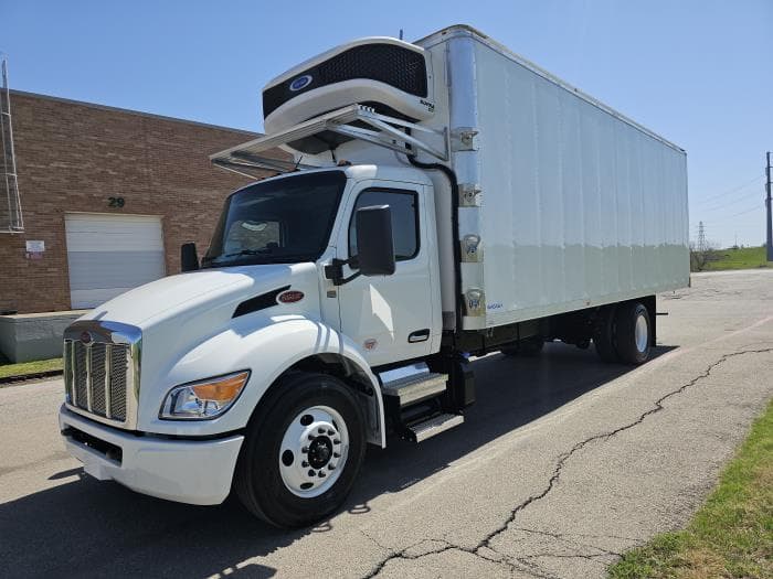 2025 Peterbilt 536 — photo 3