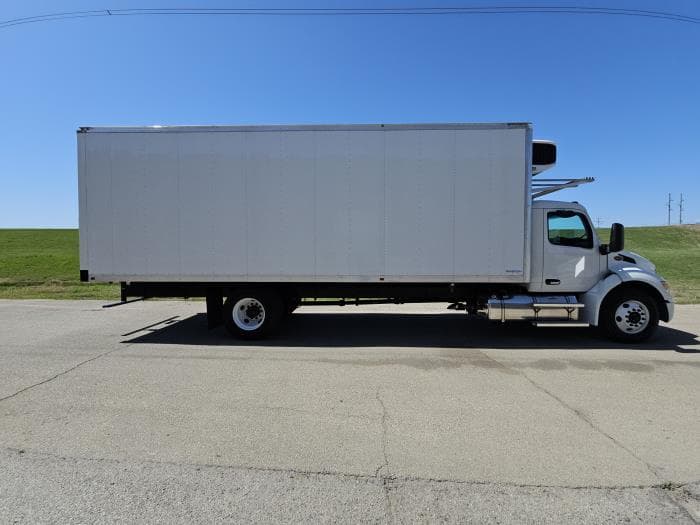 2025 Peterbilt 536 — photo 8