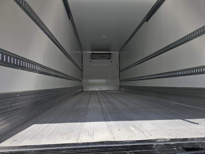 2025 Peterbilt 536 — photo 10