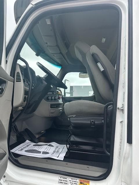 2020 Peterbilt 579 — photo 3