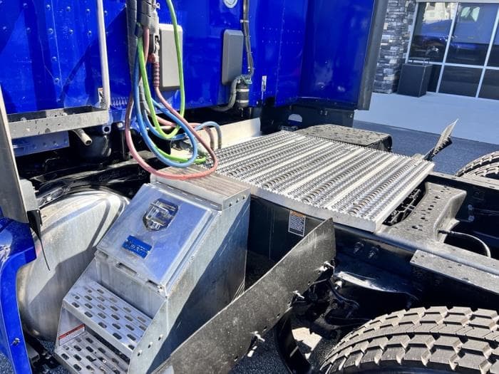 2022 Peterbilt 579 — photo 18