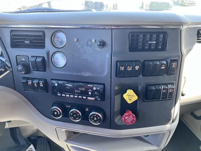 2022 Peterbilt 579 — photo 23
