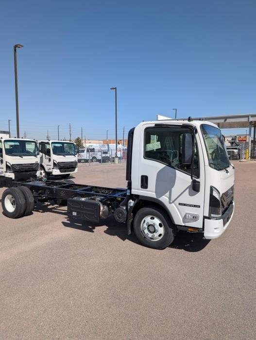 2025 Isuzu NPR — photo 5