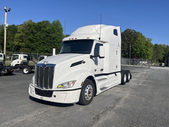 2022 Peterbilt 579 — photo 2