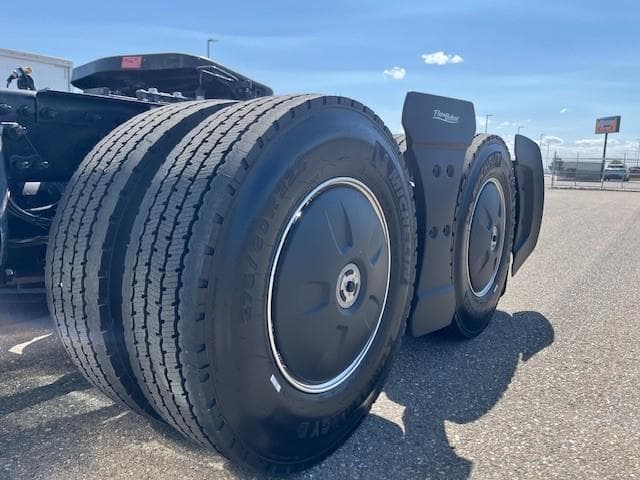 2026 International LT — photo 14