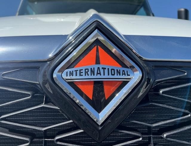 2026 International LT — photo 10